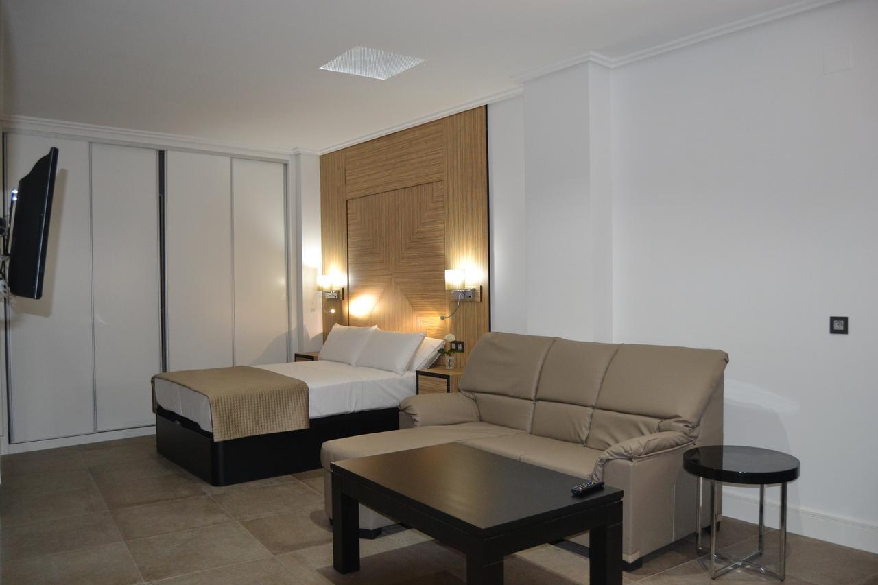 Apartamentos Las Palmeras Palma del Rio Exterior photo